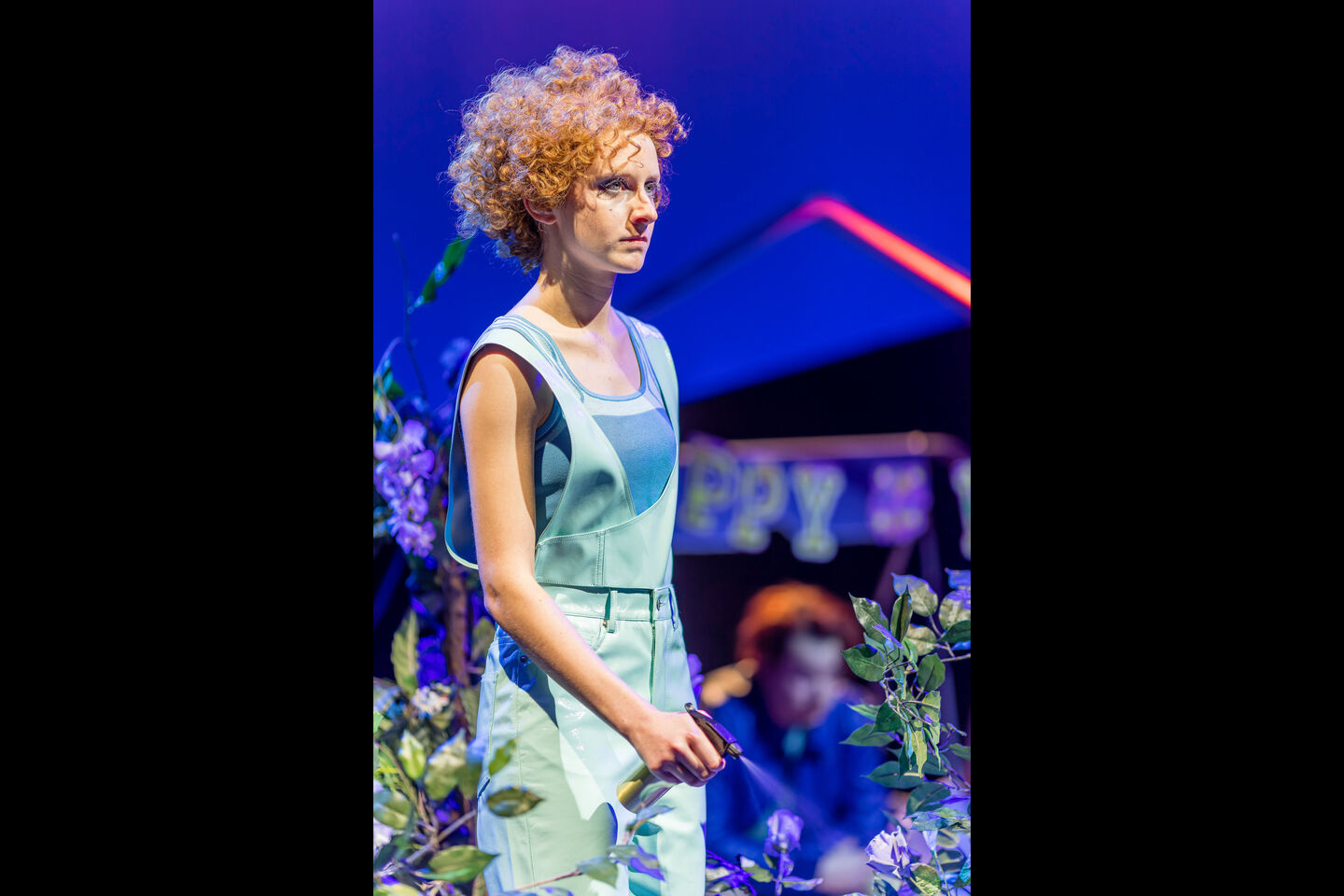 Staatstheater Cottbus
DIE LEIDEN DES JUNGEN WERTHER 
Ein Briefroman von Johann Wolfgang von Goethe in einer Übernahme aus dem Staatstheater Kassel
Szenenfoto mit Nathalie Schörken (Lotte)
(Foto: Frank Hammerschmidt)